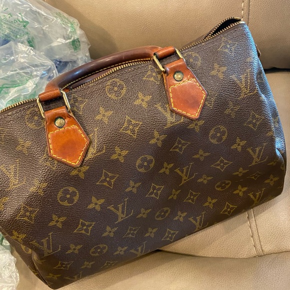 Authentic Vintage Louis Vuitton monogram Speedy 30 hand bag - Picture 11 of 16